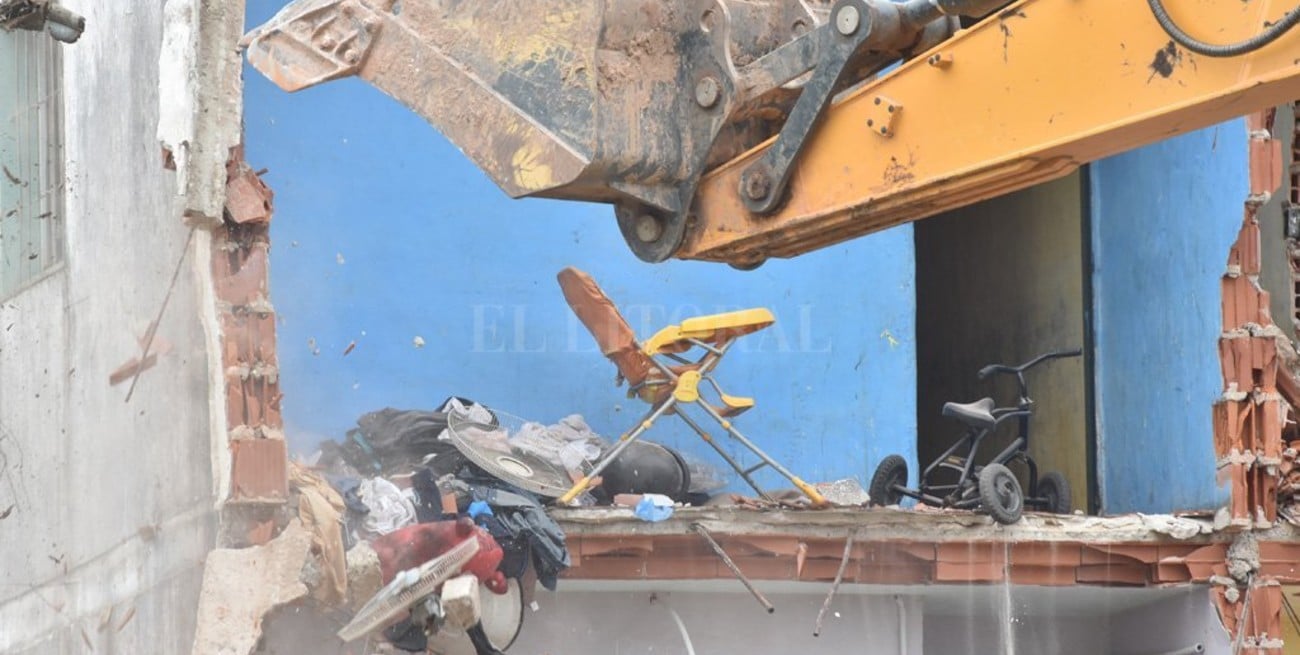 Demolieron la Torre 18 de barrio Acería