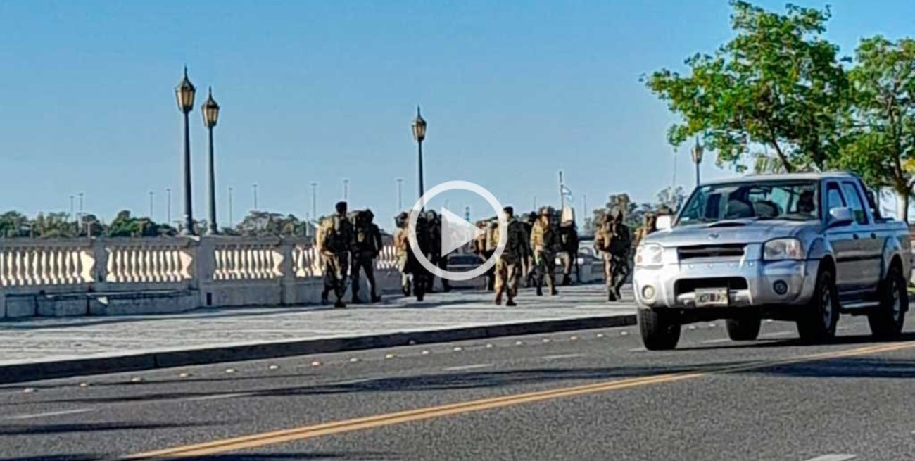 Sorpresa en la Costanera de Santa Fe por la presencia de soldados