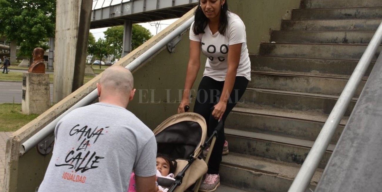 Para personas con discapacidad cruzar la Av. 27 de Febrero es casi imposible