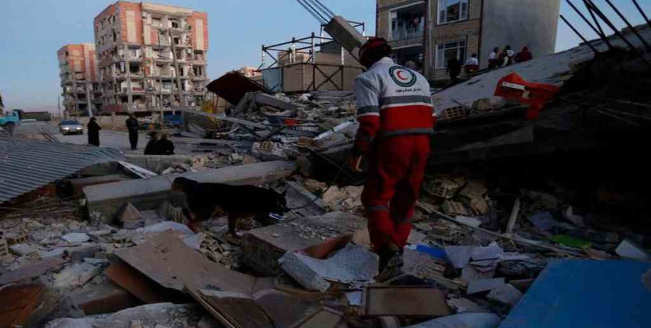 Al menos un muerto tras dos fuertes sismos en el sur de Irán