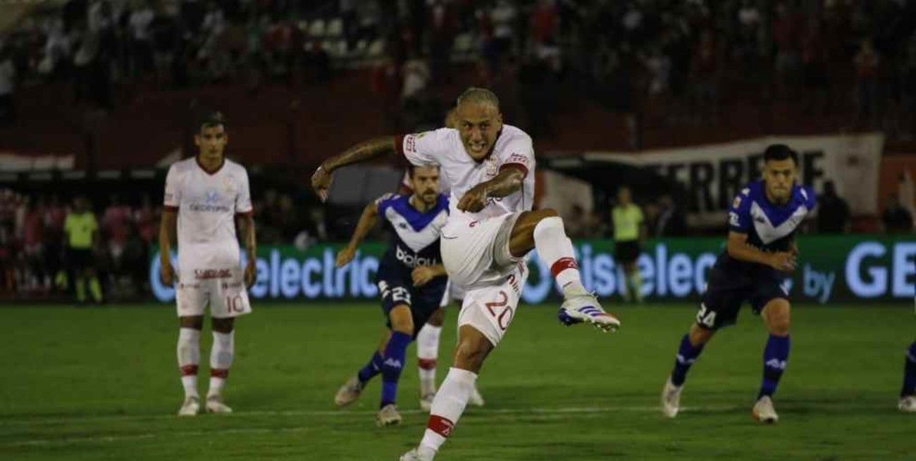 Huracán ganó ante Vélez por 2 a 0 en el comienzo de la cuarta fecha 