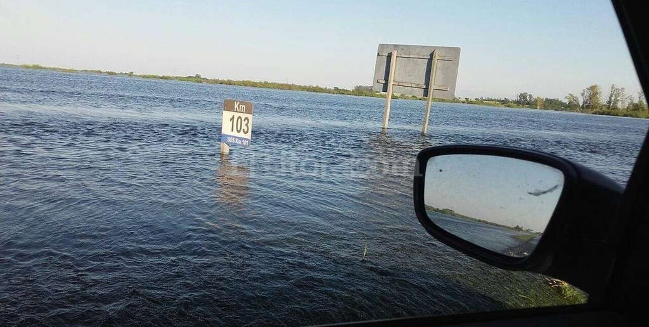 Sigue cortada la autopista Santa Fe - Rosario a la altura del arroyo Colastiné