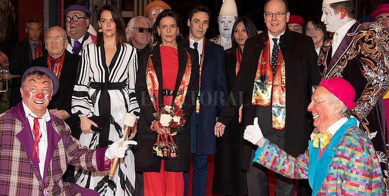 La familia real de Mónaco asistió a su cita anual con el circo