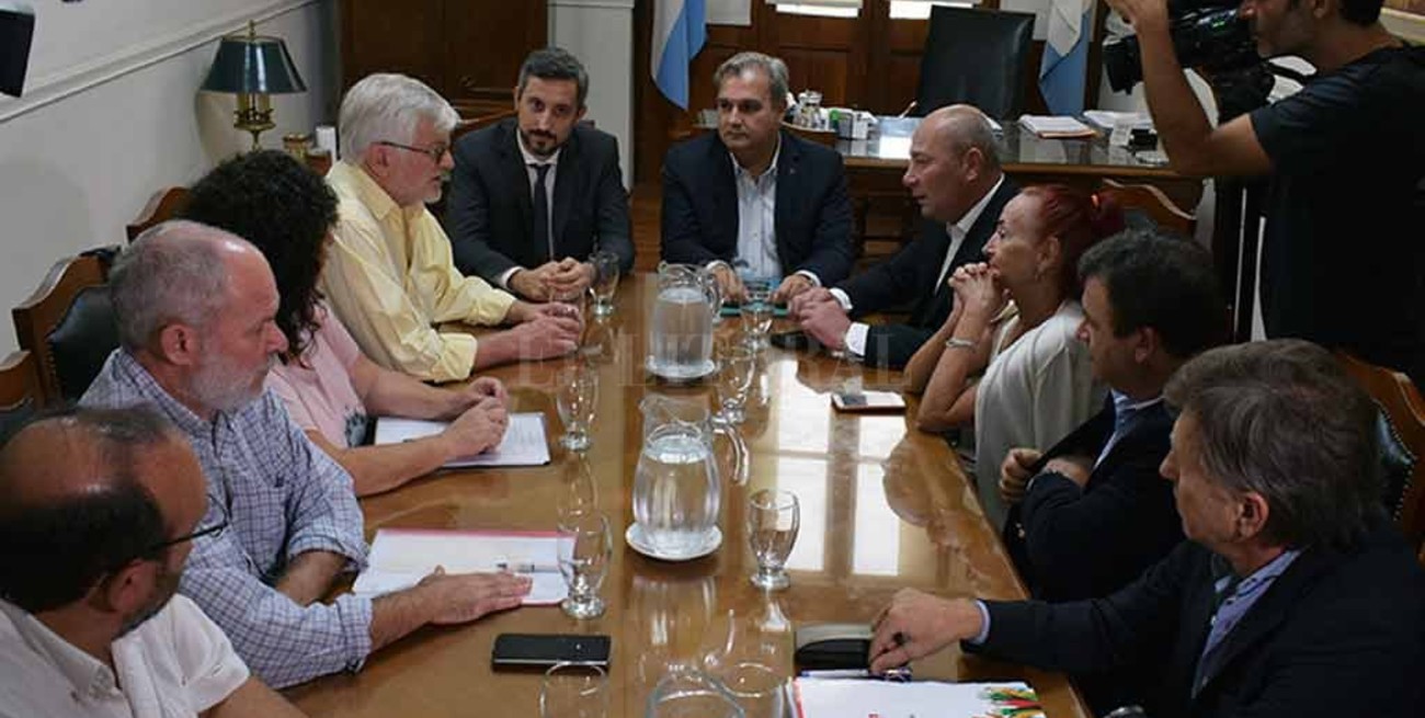 Gobierno confirmó que convocará a docentes después del paro del jueves