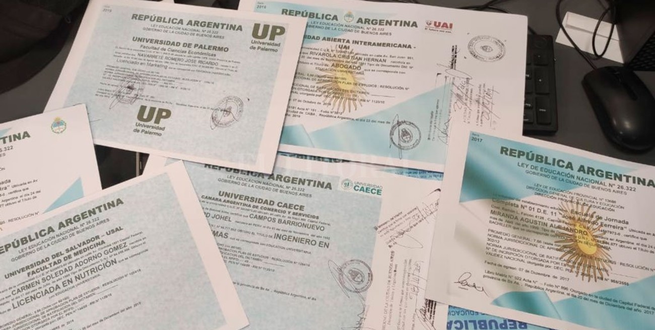 Cayó banda que falsificaba títulos secundarios y universitarios