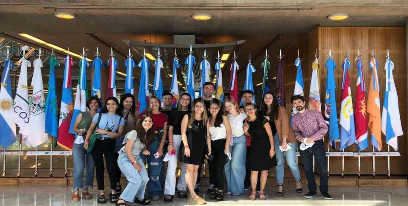 Rodríguez Larreta recibió a jóvenes santafesinos ganadores de las becas de intercambio federal