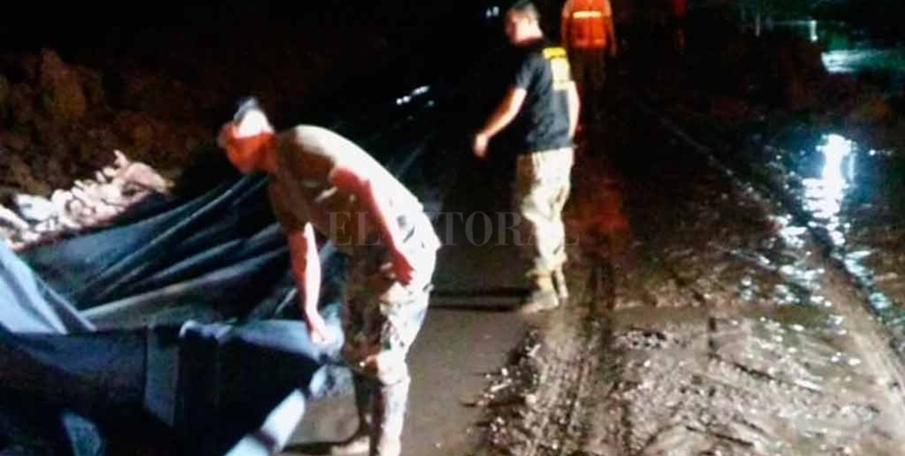 Trabajan para reforzar la defensa de Villa Minetti