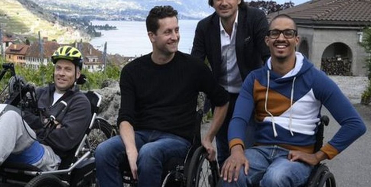 Tres pacientes parapléjicos volvieron a caminar gracias a implantes electrónicos