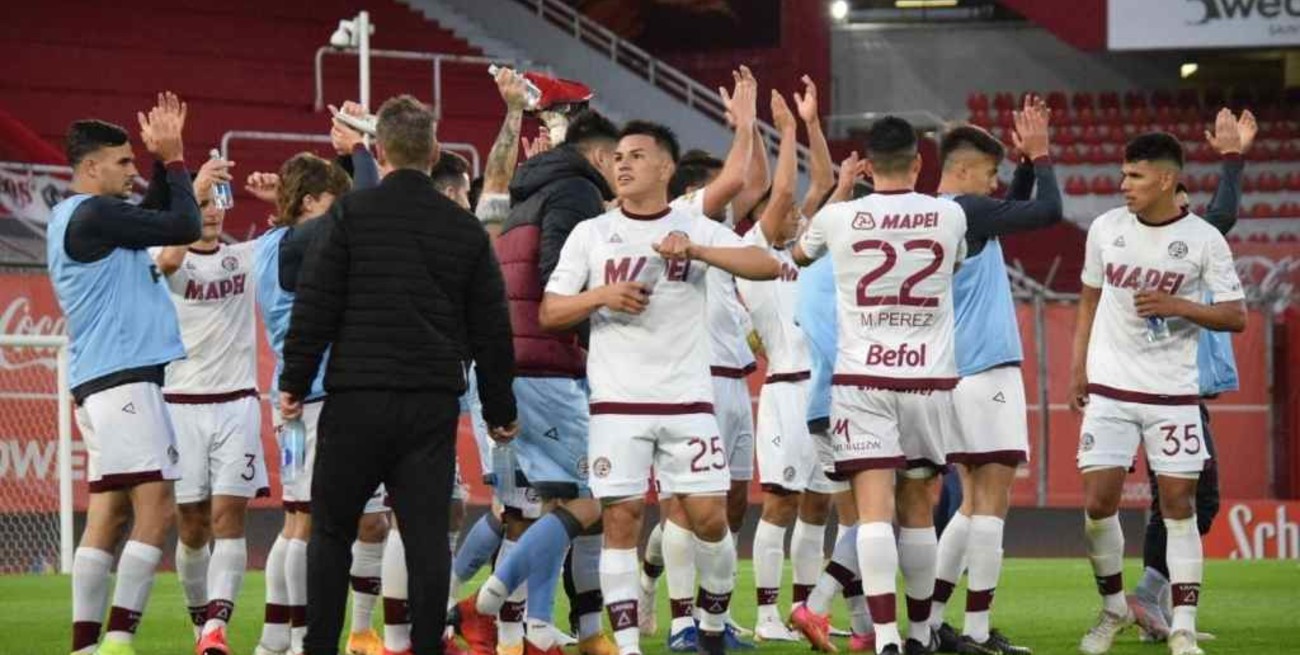Lanús juega con la presión de sus competidores 
