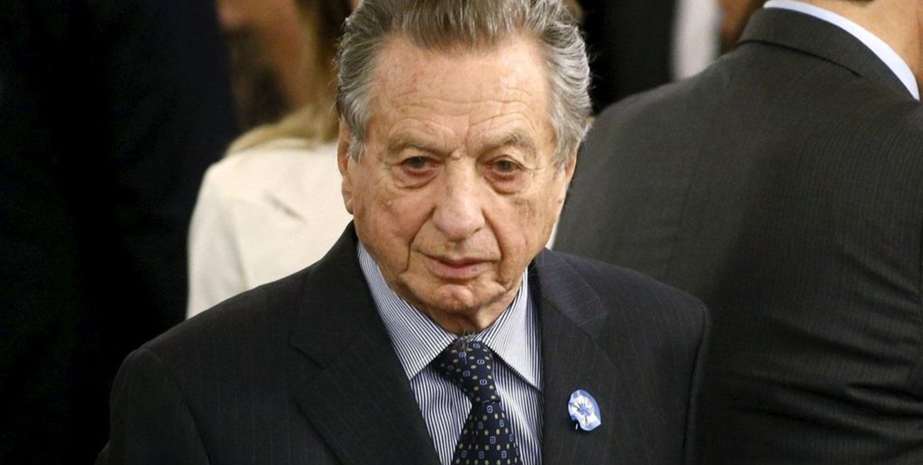 Trasladan los restos de Franco Macri a un cementerio privado