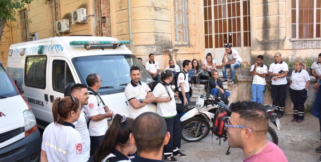 Asaltaron una ambulancia del 107 y abrieron fuego