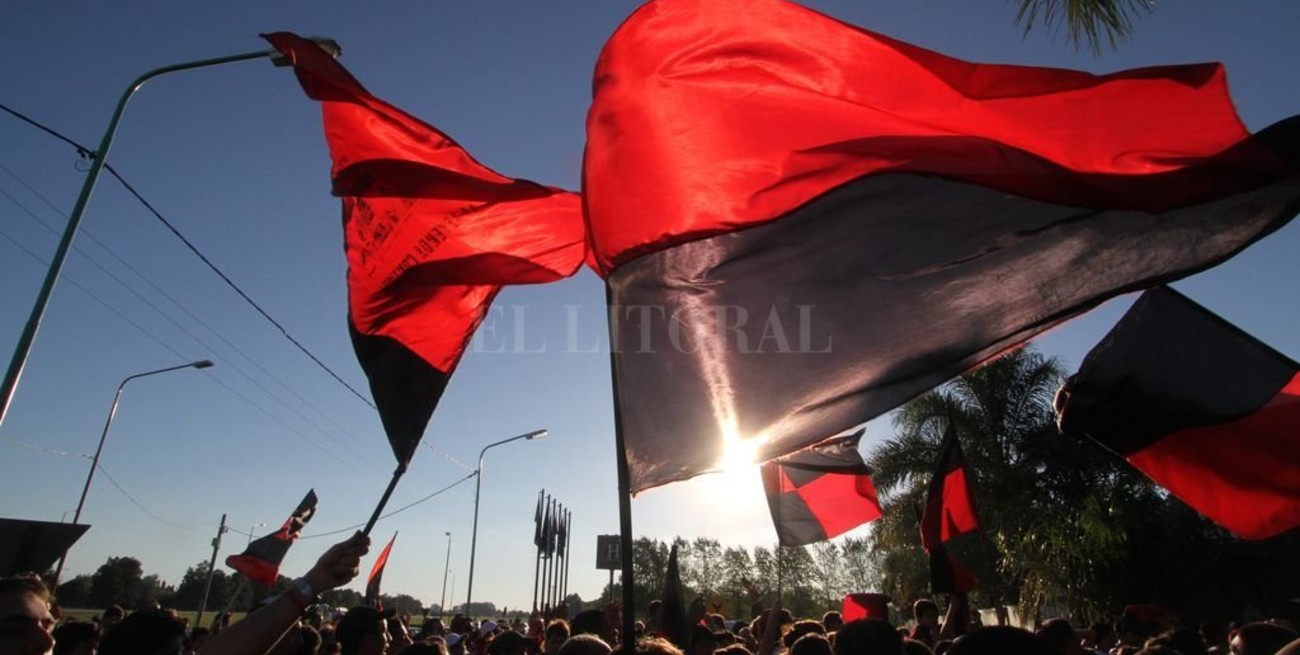 Banderazo y asamblea: Las 10 propuestas de los socios de Colón que se reunieron este miércoles