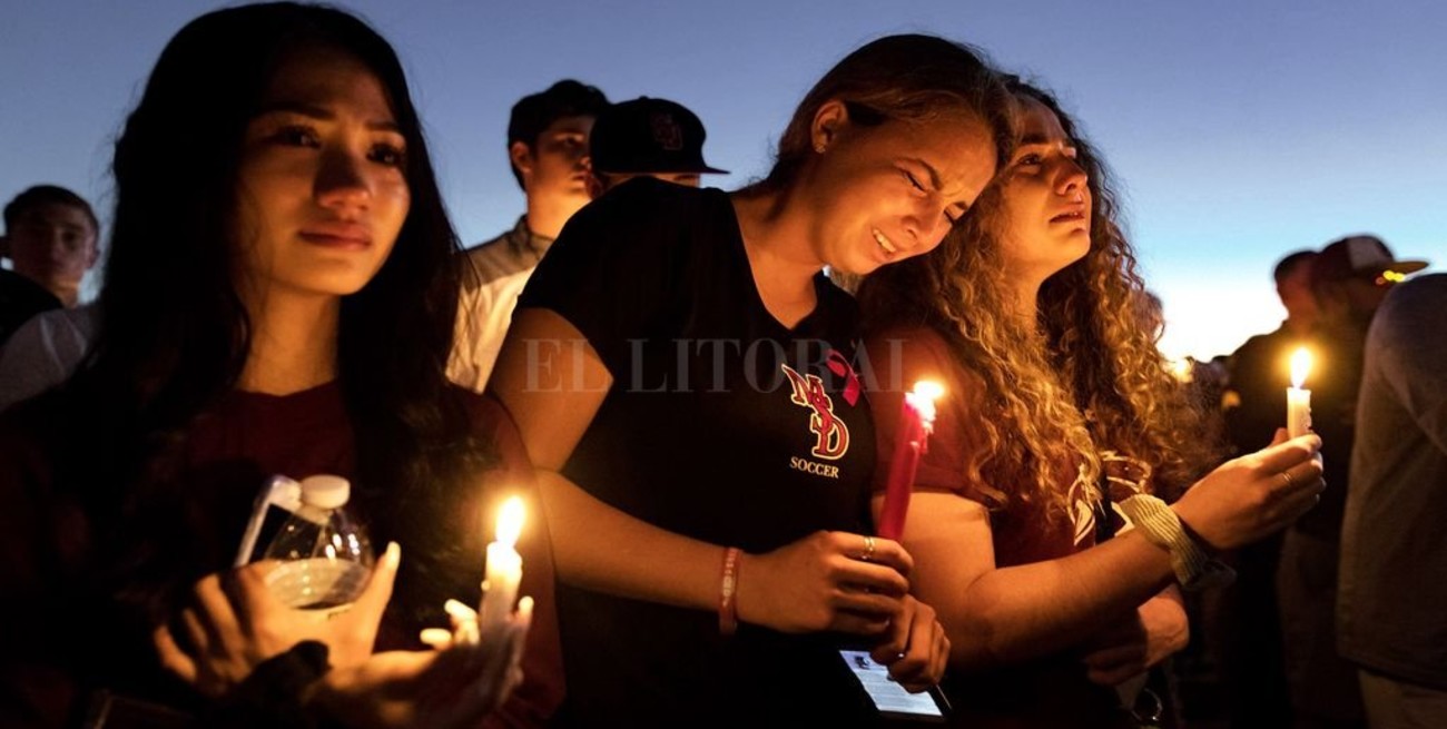 A un mes de la masacre de Florida, Trump no muestra intenciones de limitar la venta de armas