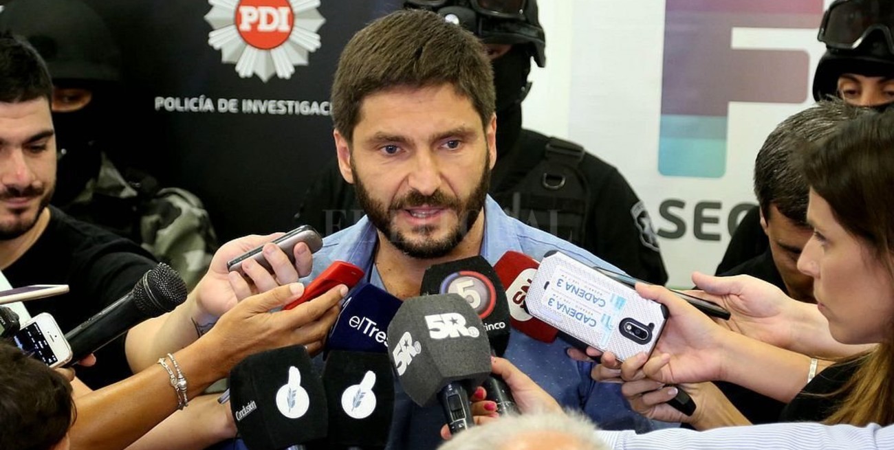 Para Pullaro "es exagerado" comparar a los Funes y los Camino con "Los Monos"