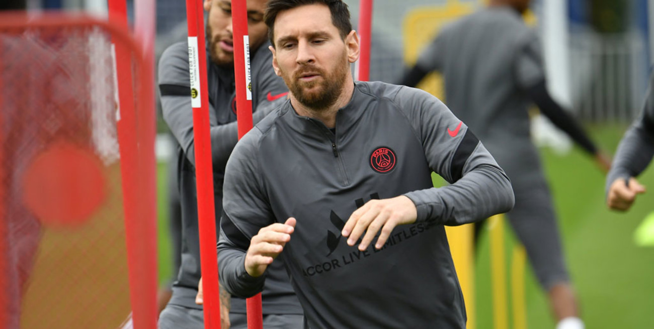 Messi se entrenó a la par y podría ser convocado para el partido de Champions