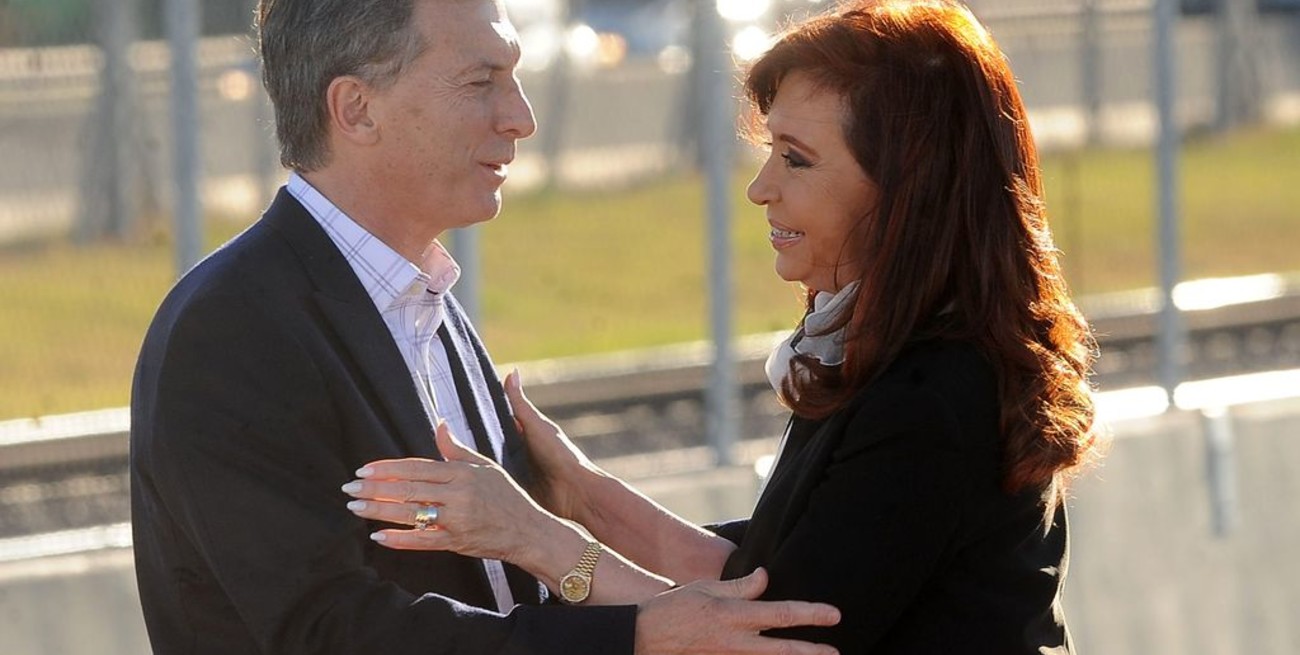 Cristina le envió sus condolencias a Macri por el fallecimiento de su padre
