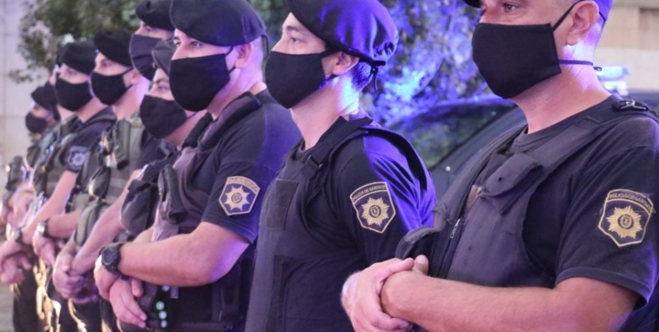 La policía de la provincia de Santa Fe recibirá un suplemento especial para reponer uniformes