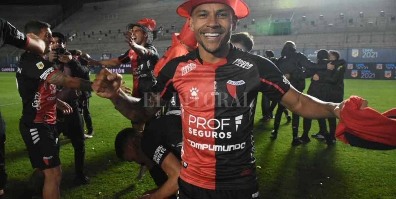 Wilson Morelo rescindió su contrato en Colón y es nuevo refuerzo de Independiente Santa Fe