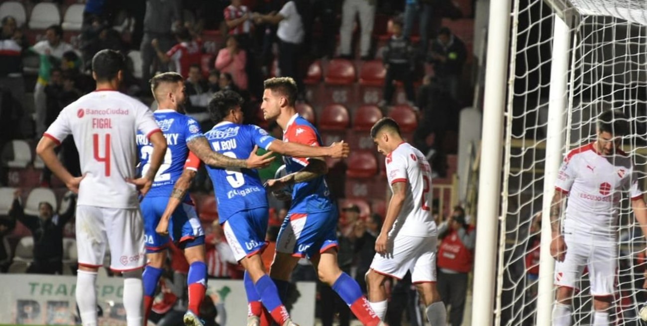 Agónico empate de Unión ante Independiente 