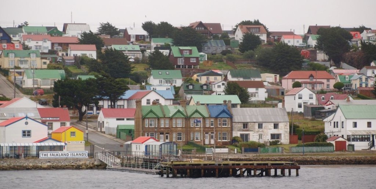 Coronavirus: Por un caso sospechoso en las Islas Malvinas, suspenden clases y reducen actividades