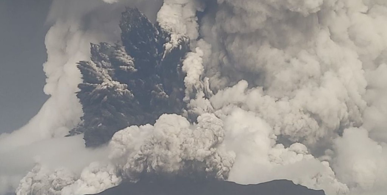 Erupción volcánica en Tonga provoca un tsunami y pone en alerta gran parte del Pacífico