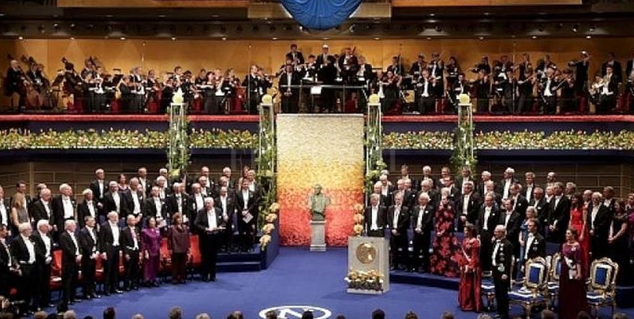 El Nobel de Literatura vuelve renovado y con dos premios que se entregan juntos
