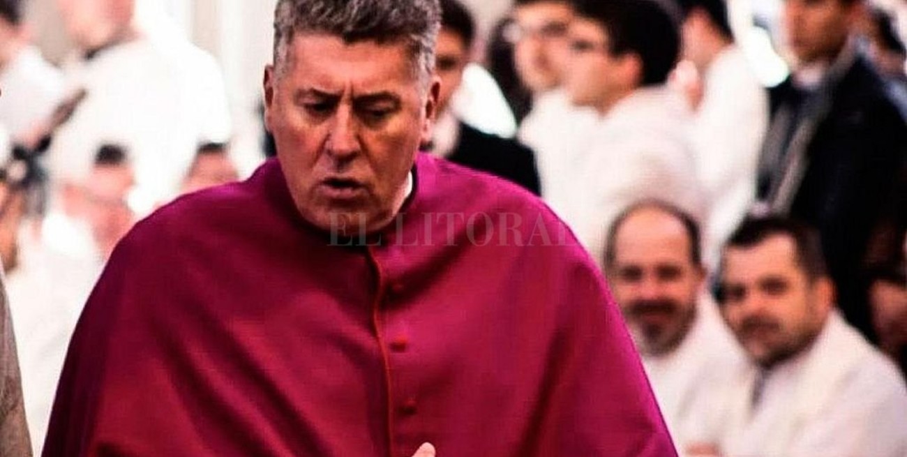 Las víctimas repudiaron la "despedida heroica" al cura Lorenzo