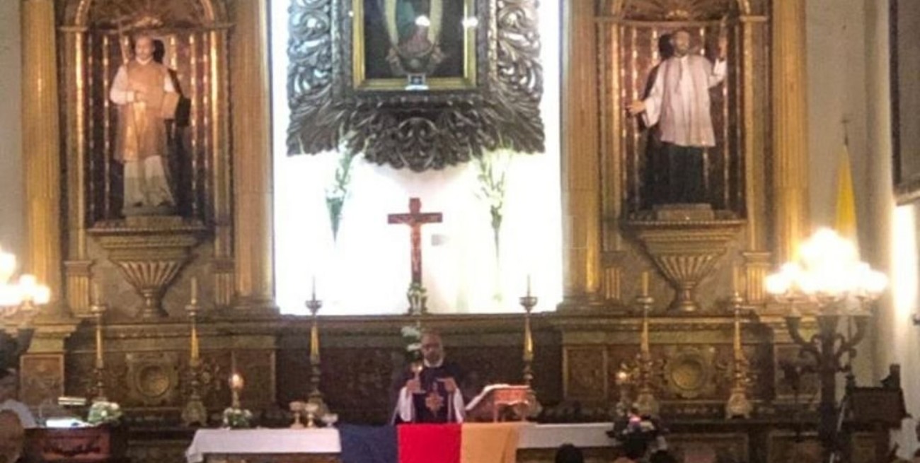 Hasta en la misa Ateneo gritó "campeón"