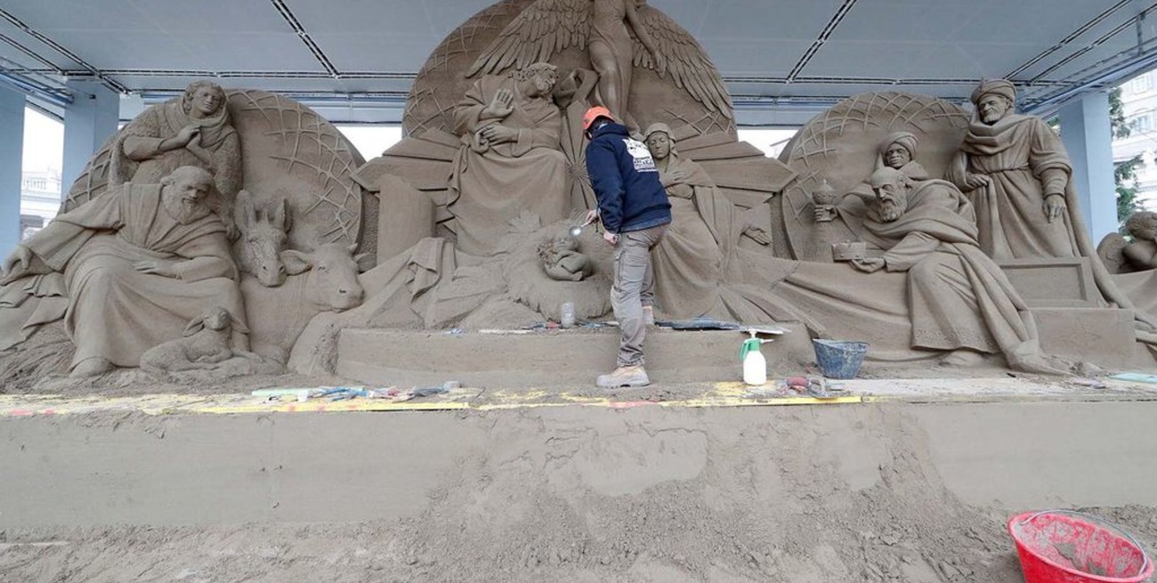 Se instaló un pesebre de 720 toneladas de arena en el Vaticano