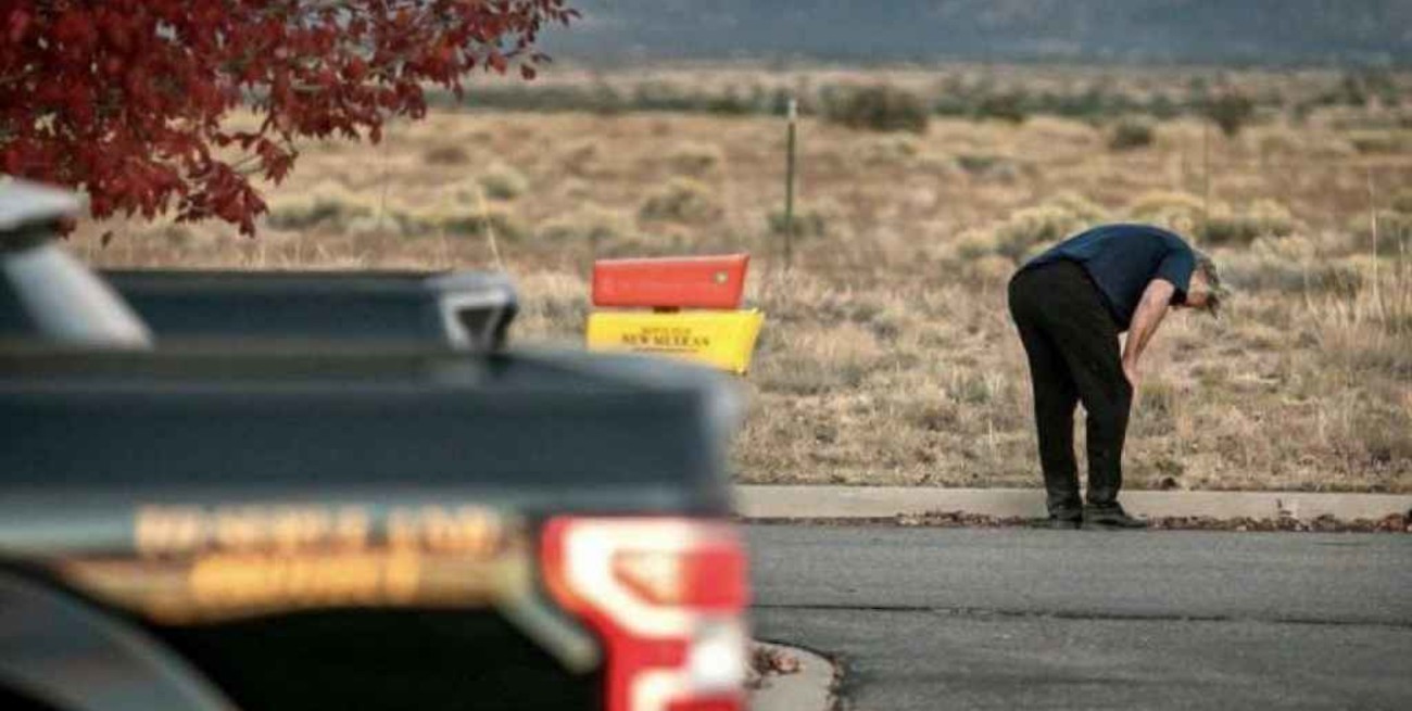 El arma con la que Alec Baldwin mató a su compañera fue usada para prácticas de tiro por parte del staff