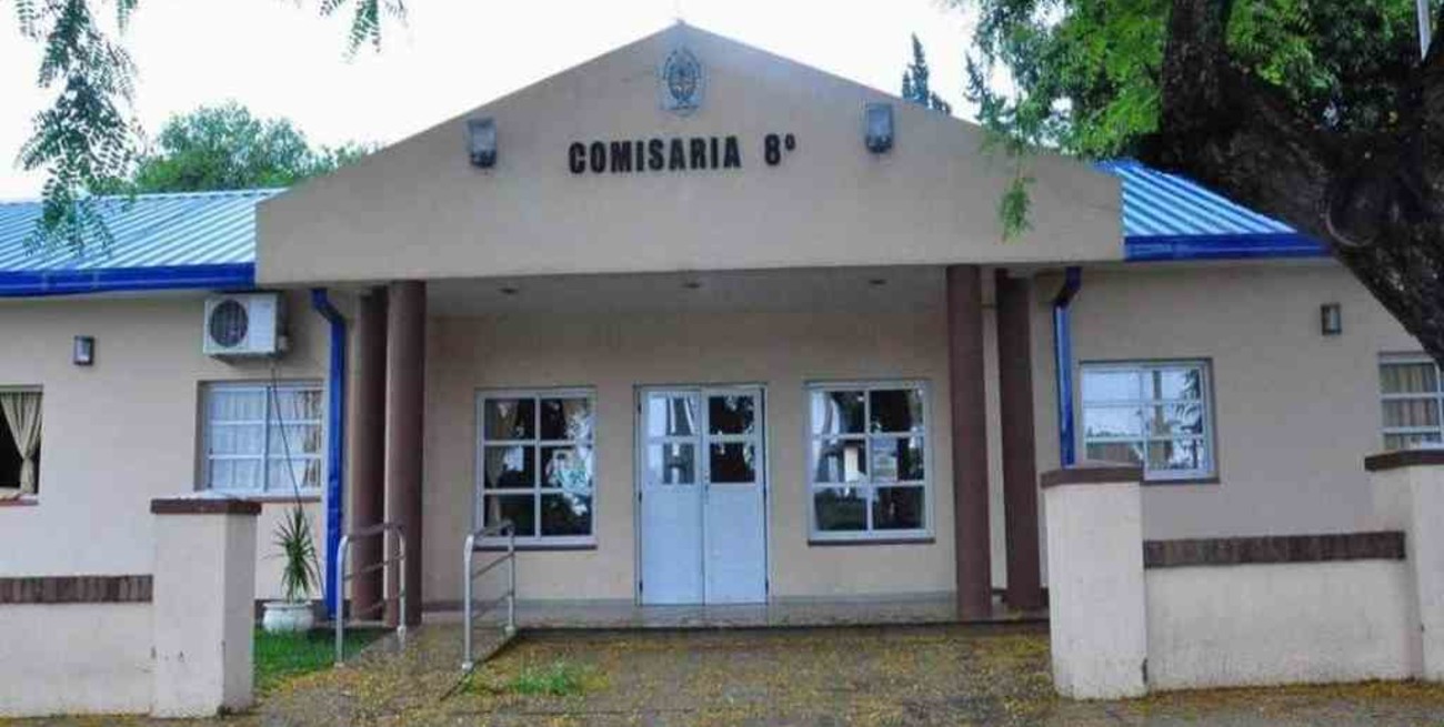 Se robaron la moto de un policía dentro de una comisaría en Corrientes