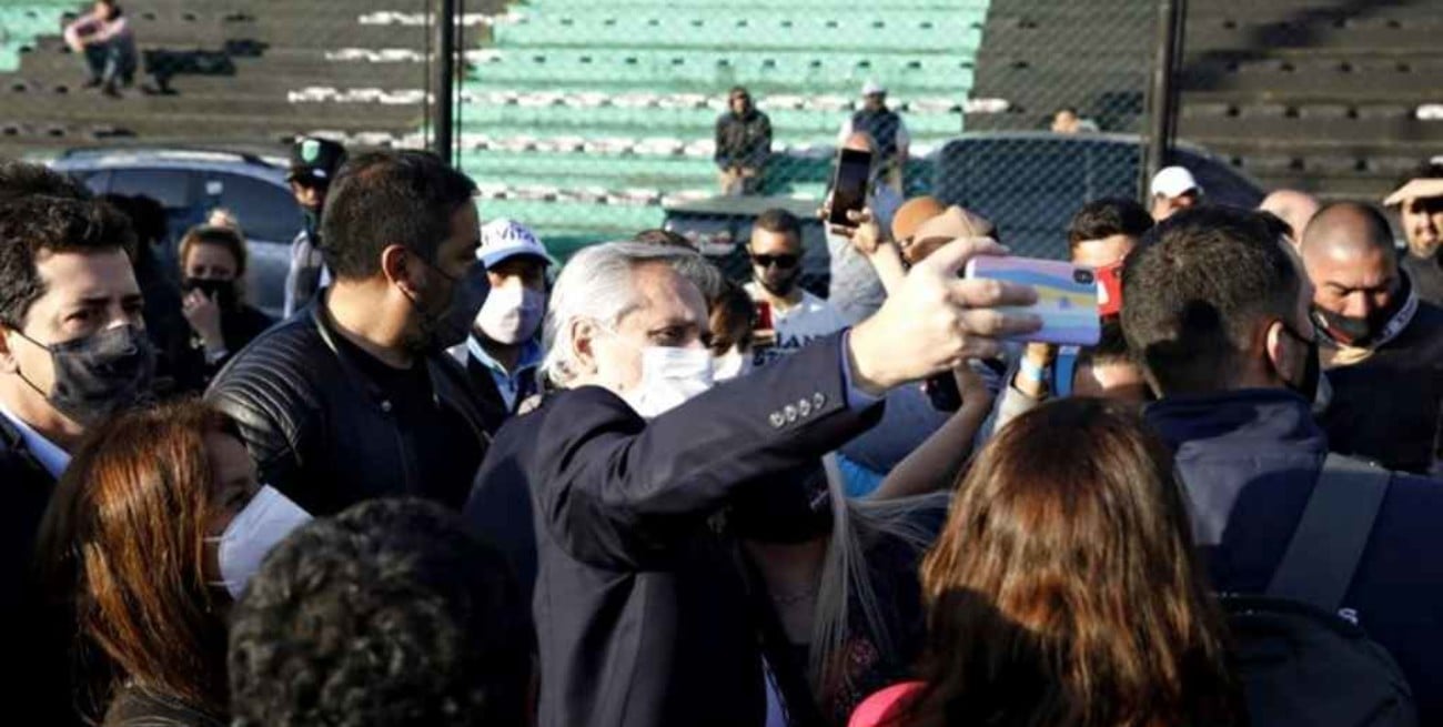 Investigan si se superó el aforo permitido en Nueva Chicago durante el acto donde habló el presidente 