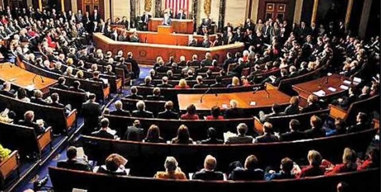 Los republicanos buscan el apoyo de demócratas para absolver a Trump en juicio político