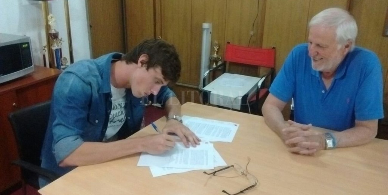 Germán Conti firmó su nuevo contrato con Colón 