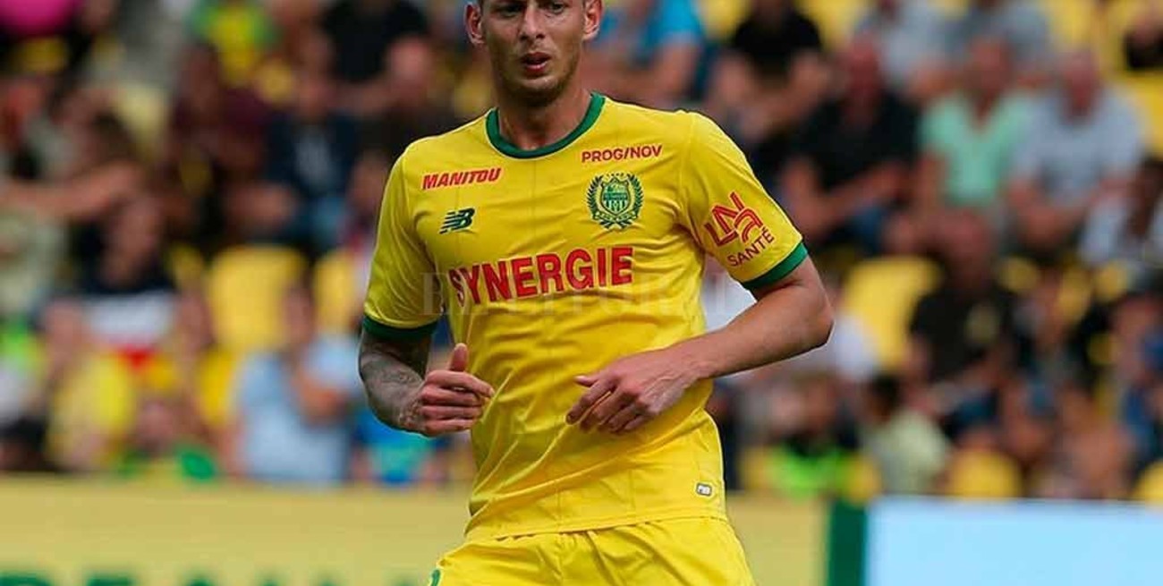 Maradona: "Mi deseo, y el de todos, es que te hayas equivocado de aeropuerto..."