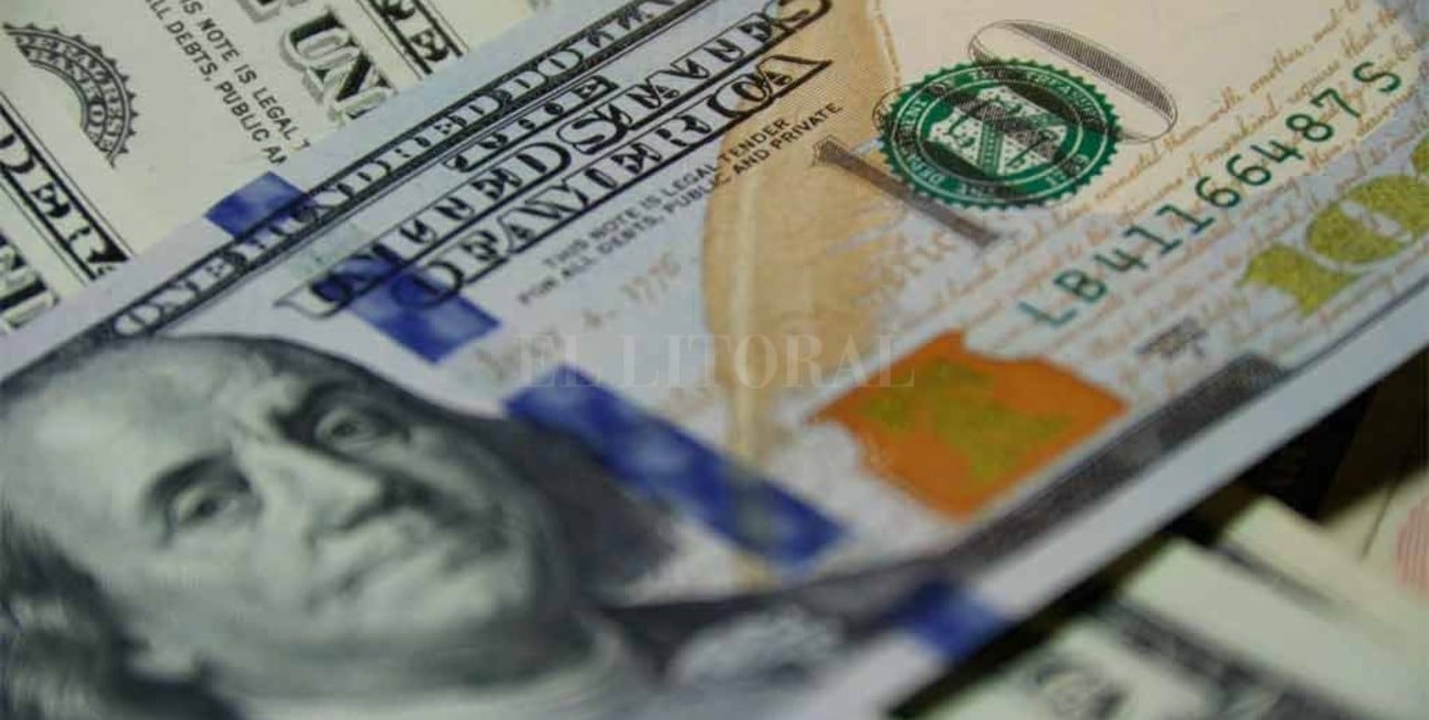 El dólar se comercializa en baja