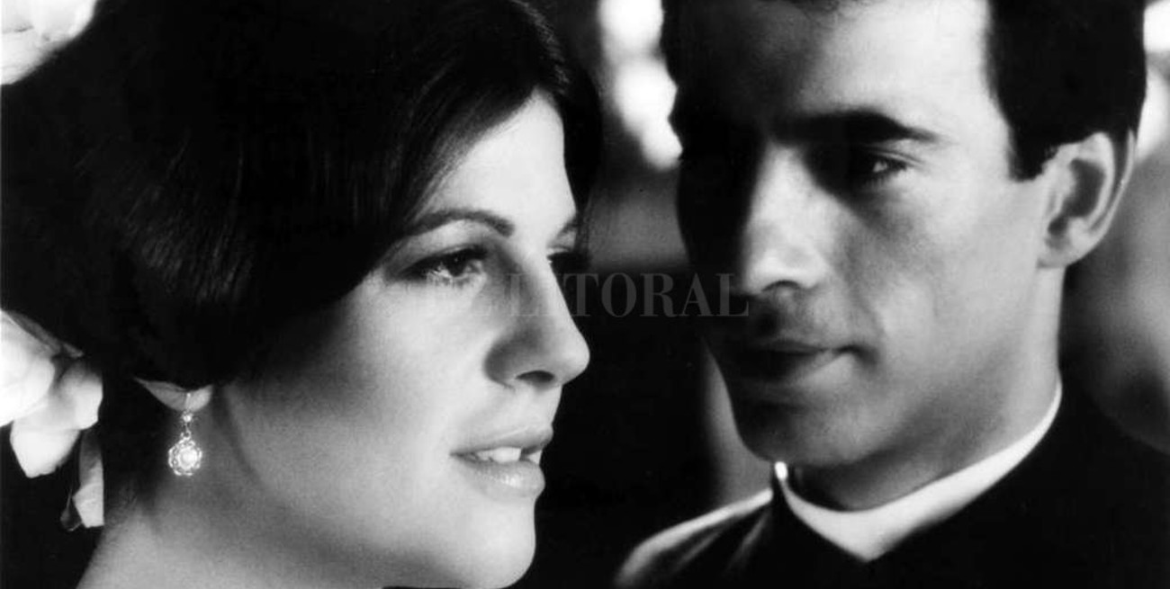 Proyectan la película "Camila" 