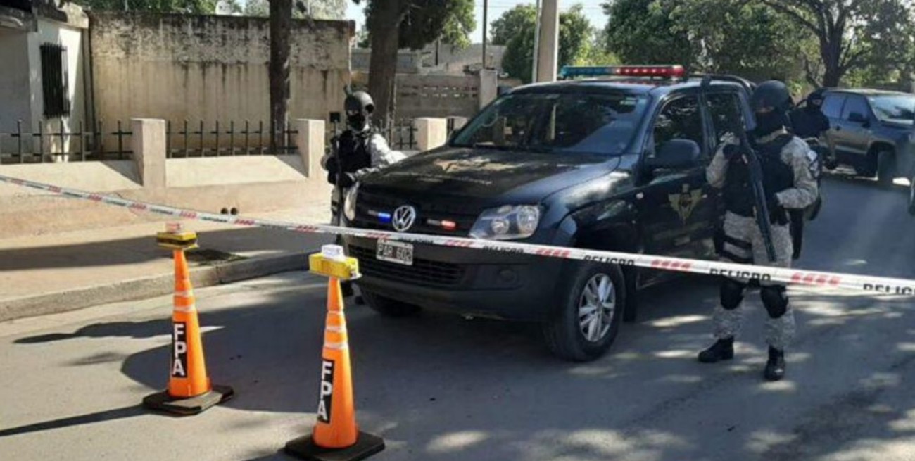 Detuvieron a una policía cordobesa por facilitar droga a dos narcos