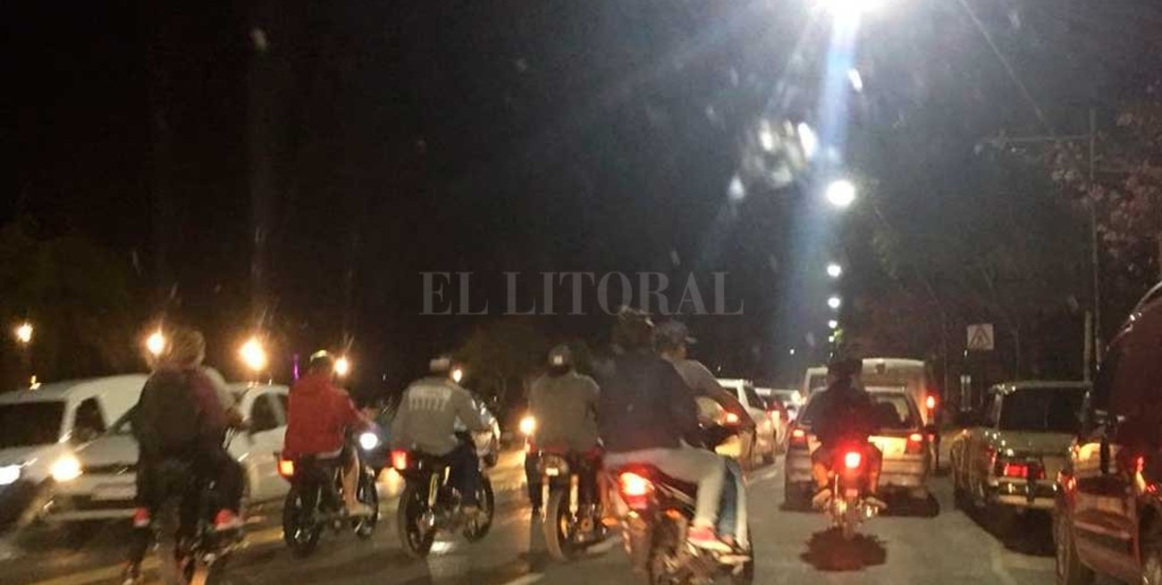 Motos sin control en la Costanera de Santa Fe