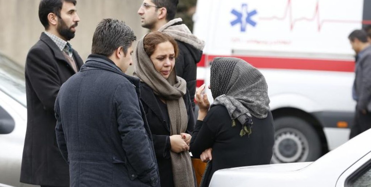 Siguen sin encontrar restos del avión que se estrelló en Irán