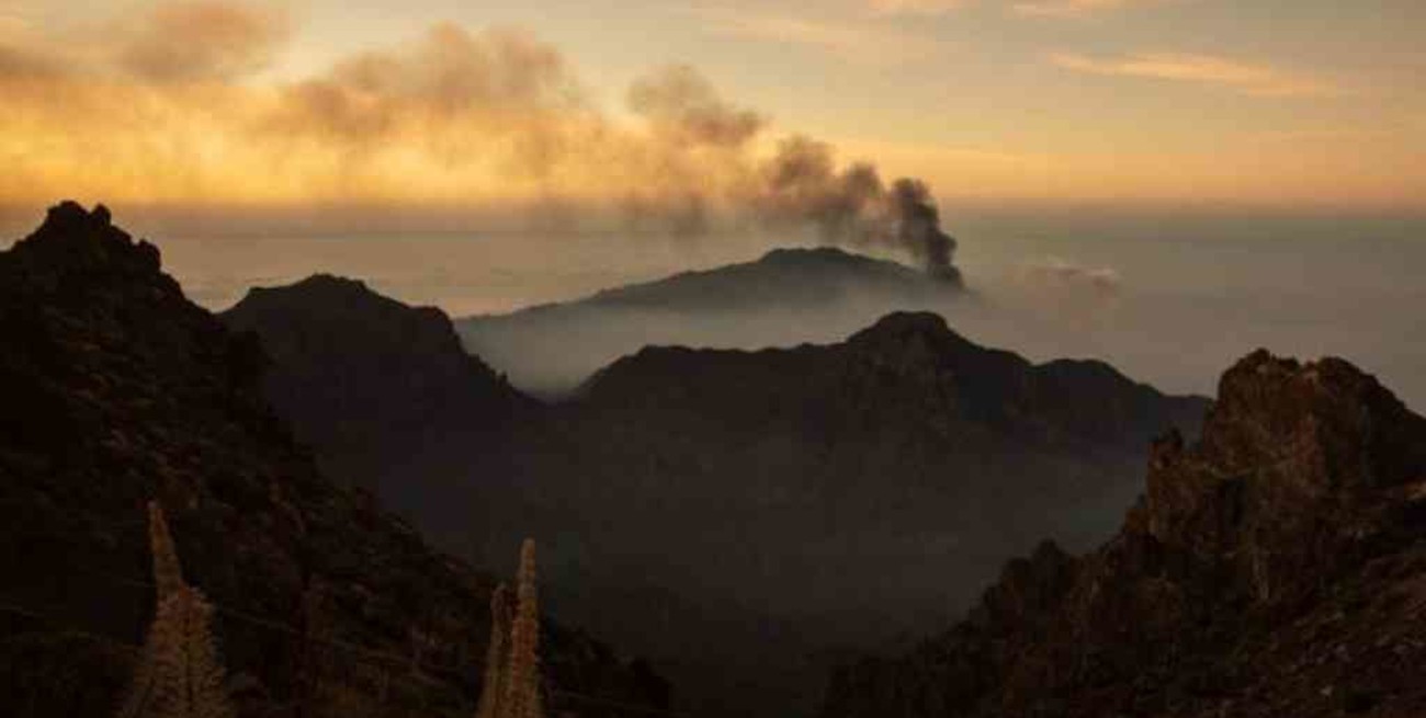 El volcán de La Palma detiene su actividad