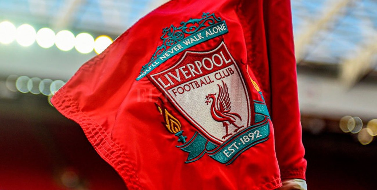 El Liverpool cambia su indumentaria deportiva por una suma millonaria