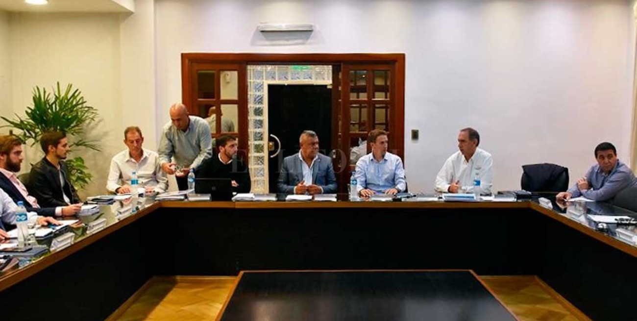 AFA y Superliga avanzan en la implementación del VAR