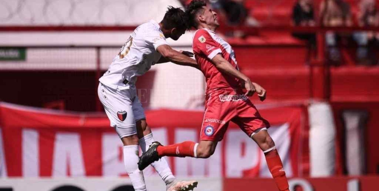 Colón cayó ante Argentinos Juniors por sus propios errores