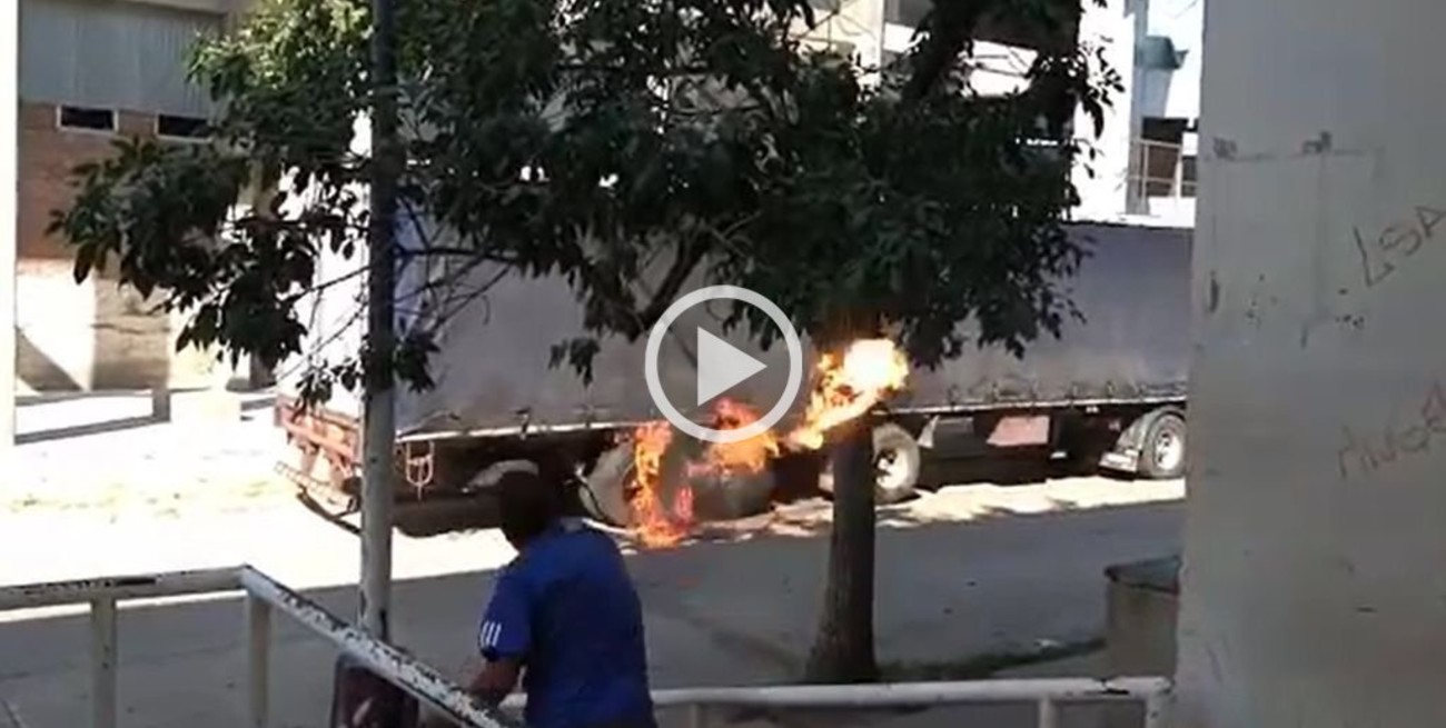Video: previo a Colón-Banfield, atacaron un camión en inmediaciones del Brigadier López