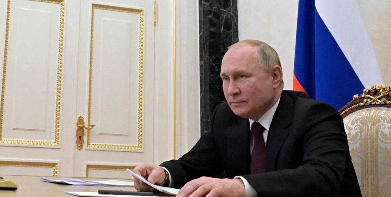 Se agrava el conflicto: Putin reconoce la independencia de regiones separatistas del este de Ucrania