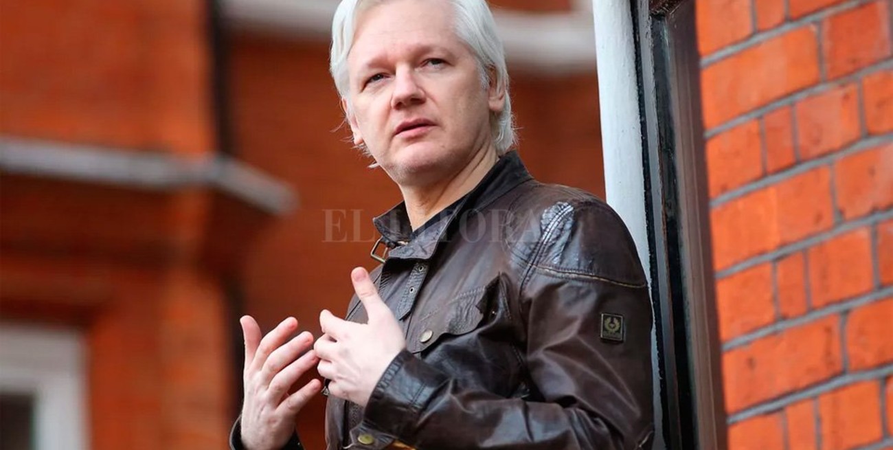 Julian Assange se casará en la cárcel con la abogada Stella Moris