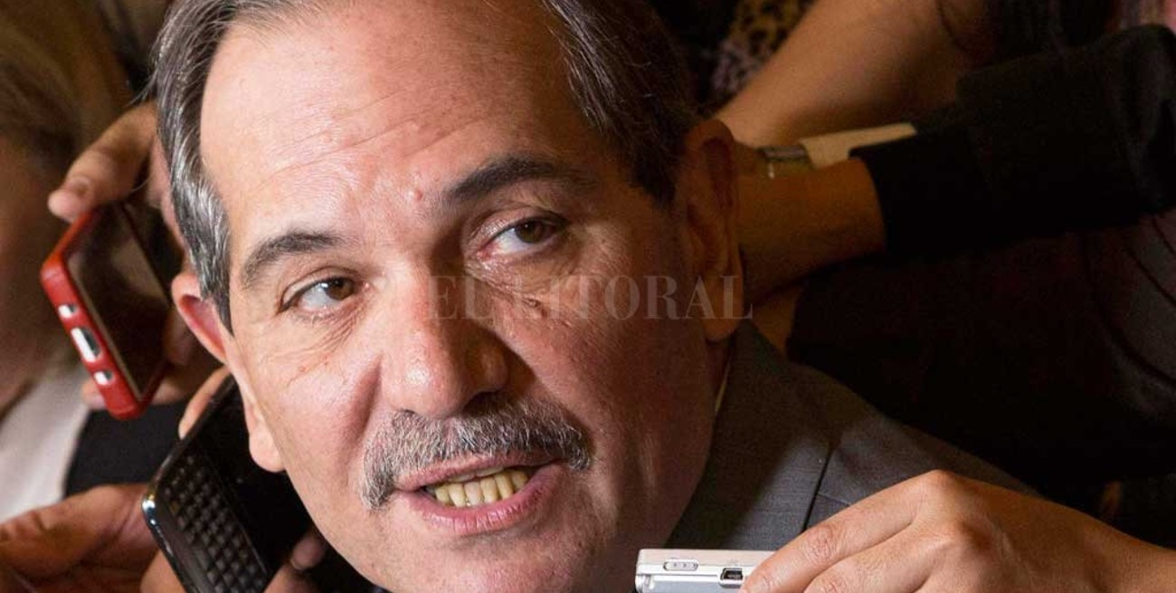 Las "mujeres del Senado" le dan tiempo a José Alperovich