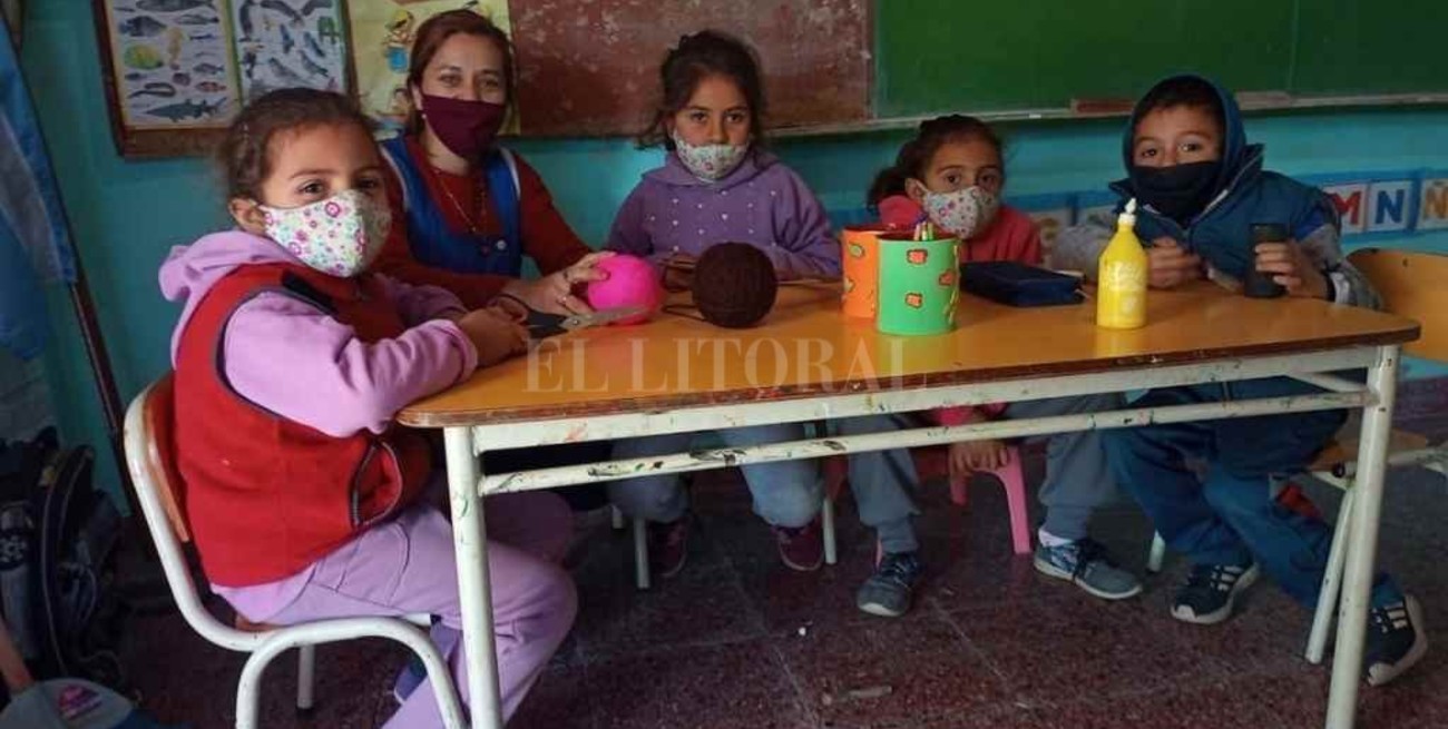 La escuelita de "El Campanal" celebró sus 50 años con un deseo: poder seguir educando