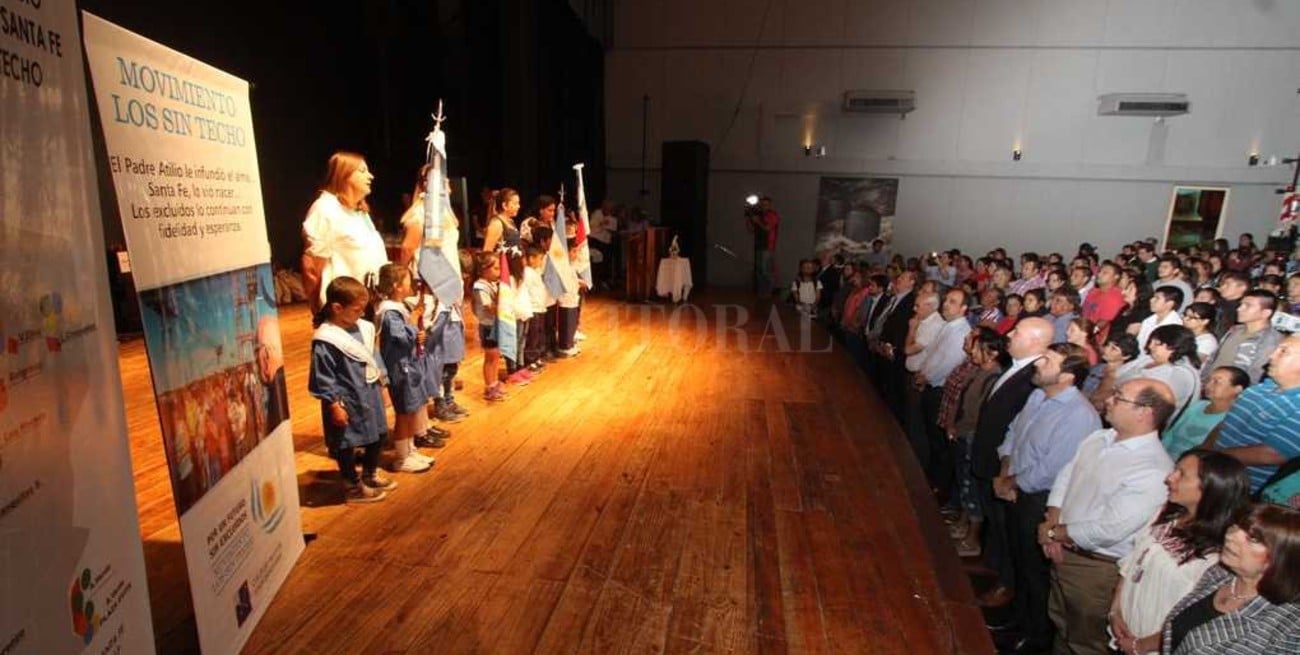 Los Sin Techo conmemoraron 30  años de lucha contra la pobreza